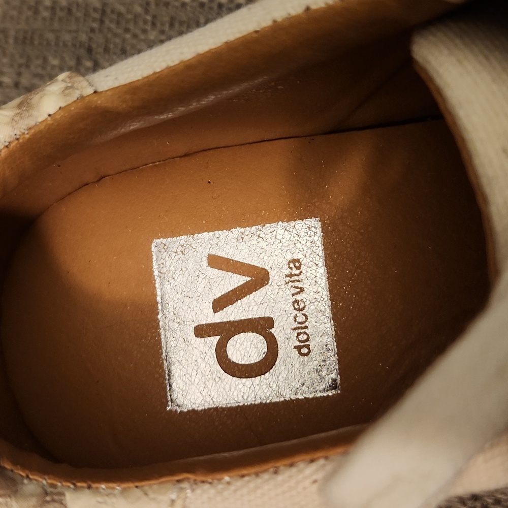 Size 6 DV by Dolce Vita Rocco Lace Up Sneaker - Picture 5 of 6